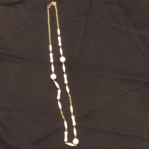 Jewelry - Chic Gold and White Necklace